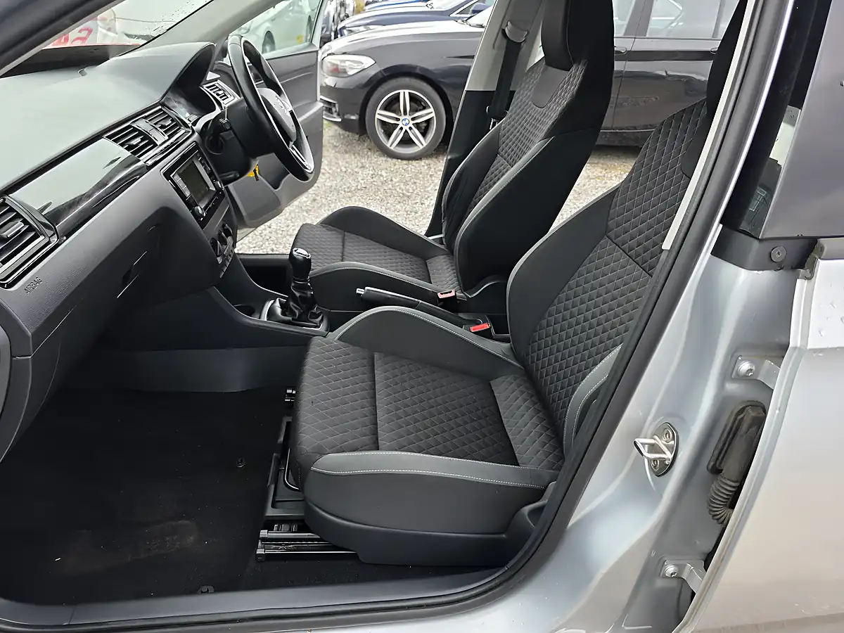 Used 2017 Skoda Rapid Sport Silver - Interior and Exterior details 10