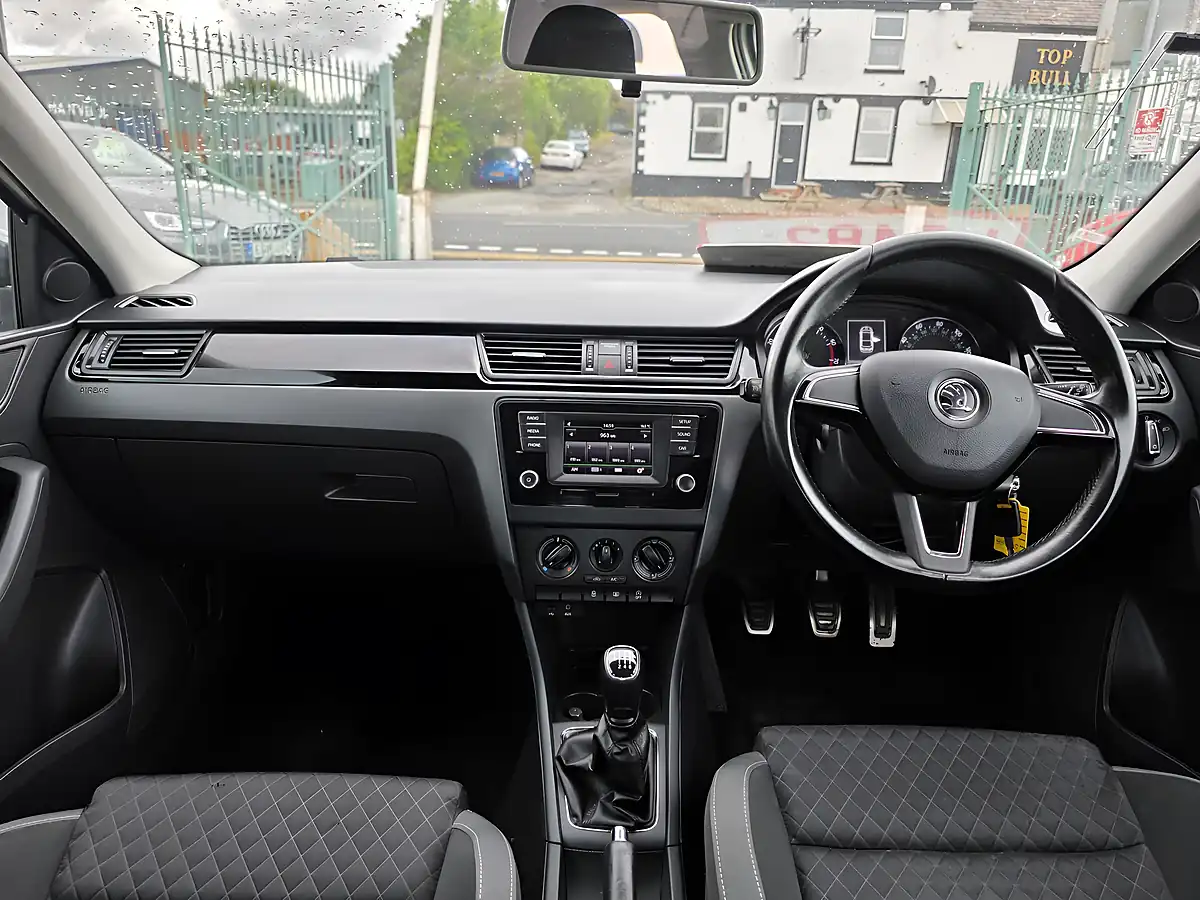 Used 2017 Skoda Rapid Sport Silver - Interior and Exterior details 11