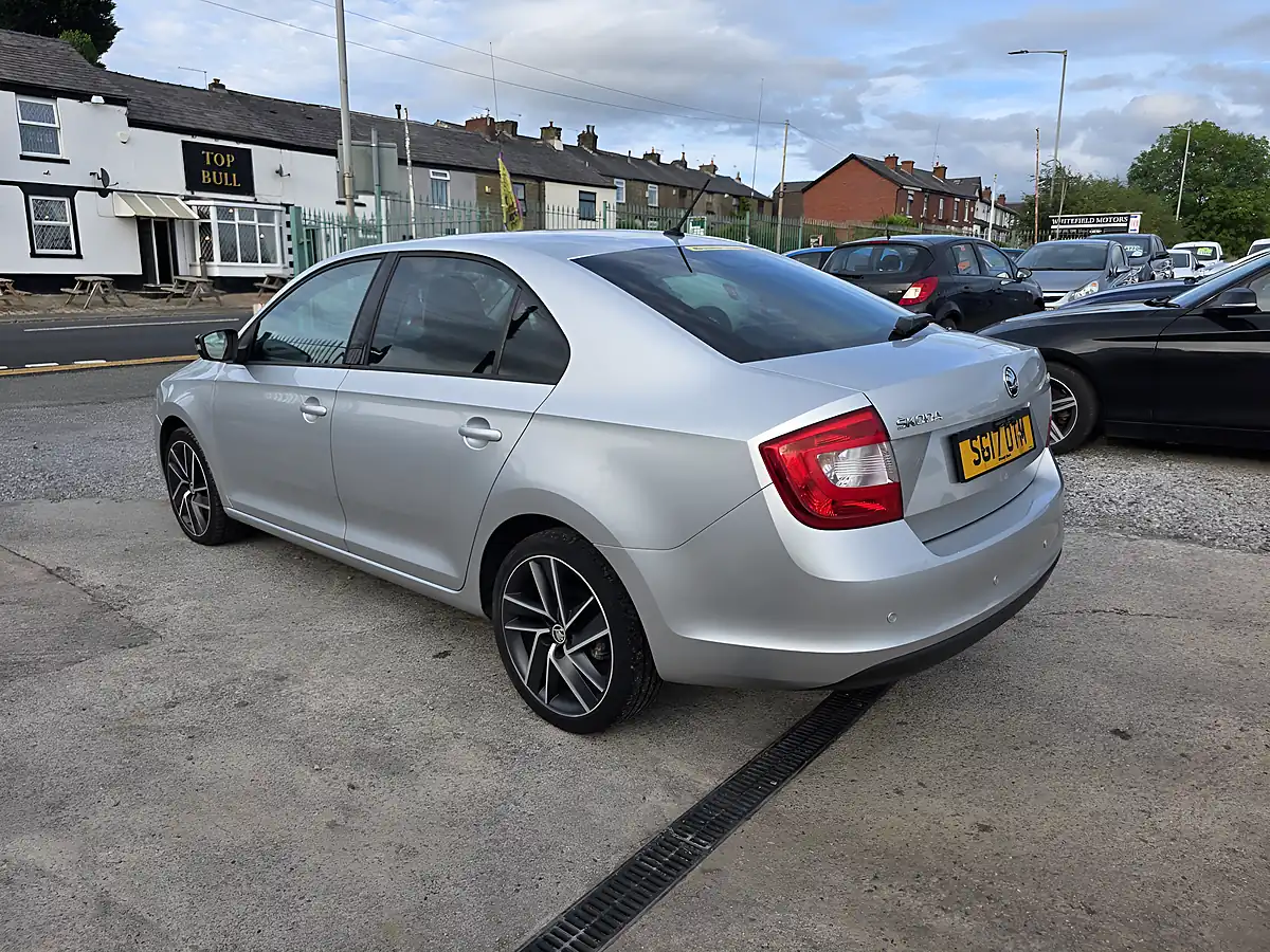Used 2017 Skoda Rapid Sport Silver - Interior and Exterior details 8