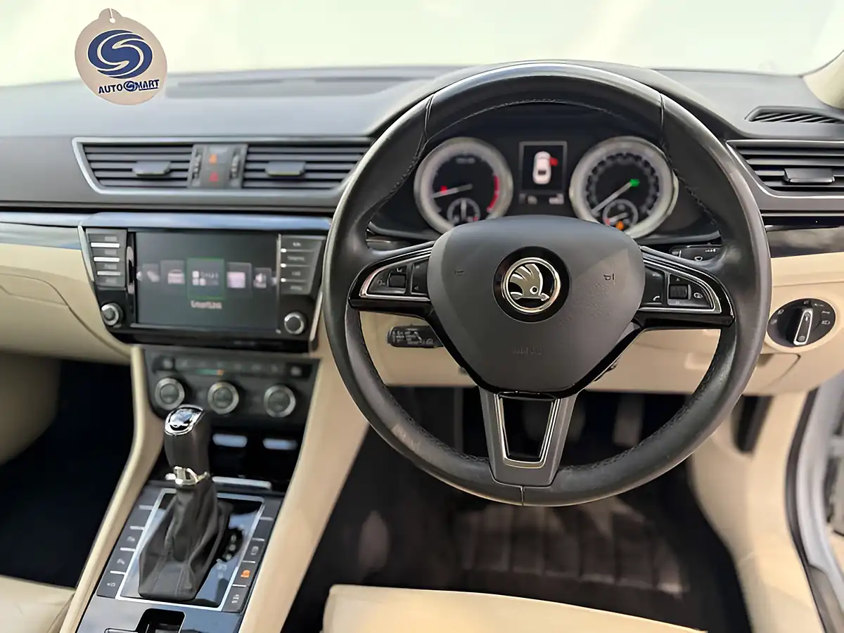 Used 2017 Skoda Superb Laurin & Klement Brilliant Silver - Interior and Exterior details 17