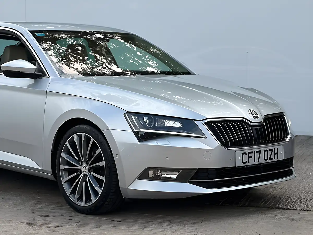 Used 2017 Skoda Superb Laurin & Klement Brilliant Silver - Interior and Exterior details 2