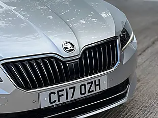 Used 2017 Skoda Superb Laurin & Klement Brilliant Silver - Interior and Exterior details 3