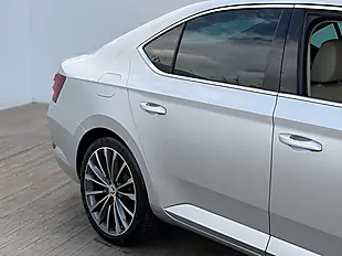 Used 2017 Skoda Superb Laurin & Klement Brilliant Silver - Interior and Exterior details 5