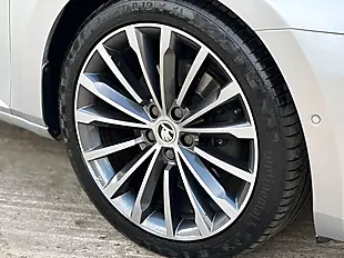 Used 2017 Skoda Superb Laurin & Klement Brilliant Silver - Interior and Exterior details 6