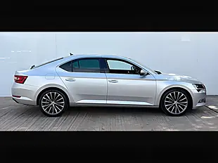Used 2017 Skoda Superb Laurin & Klement Brilliant Silver - Interior and Exterior details 9