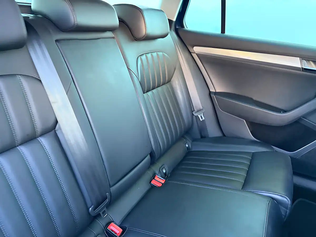 Used 2017 Skoda Superb Se L Executive Blue - Interior and Exterior details 12