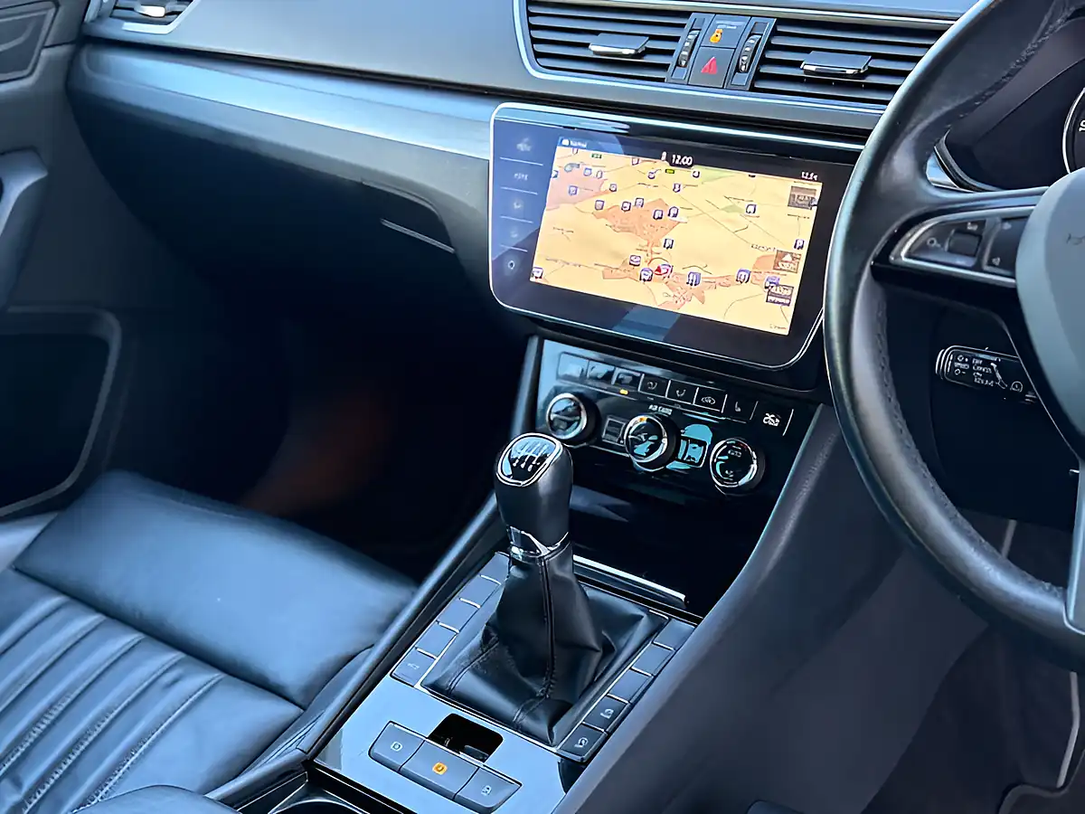 Used 2017 Skoda Superb Se L Executive Blue - Interior and Exterior details 17