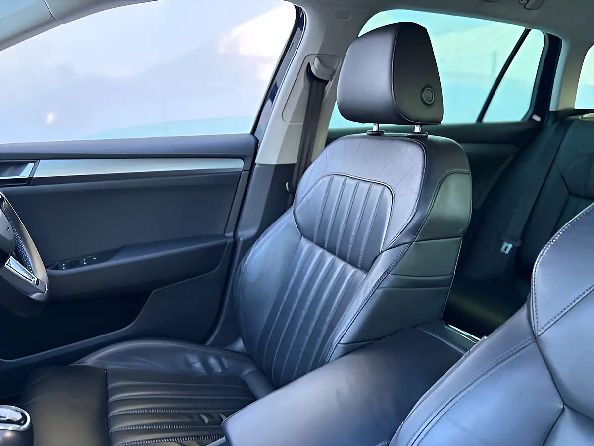 Used 2017 Skoda Superb Se L Executive Blue - Interior and Exterior details 20