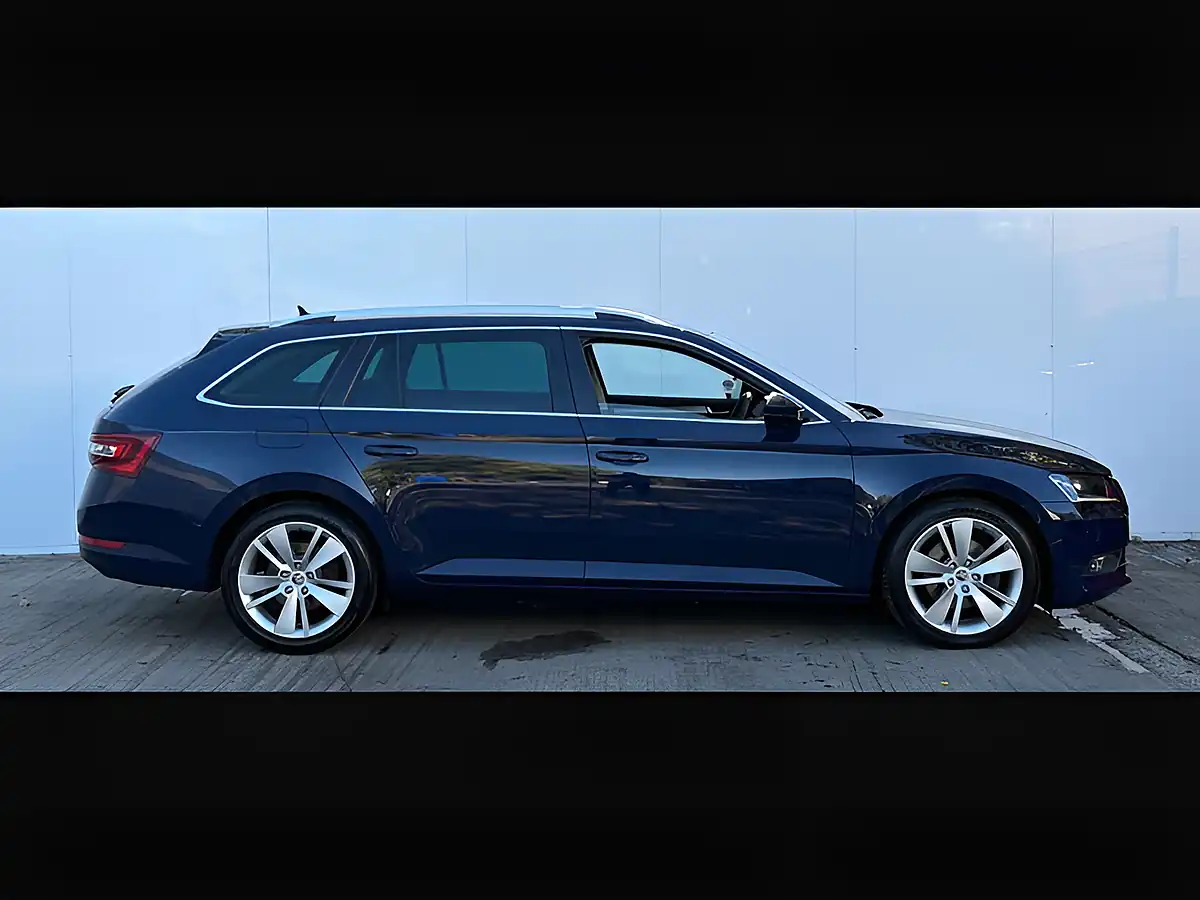 Used 2017 Skoda Superb Se L Executive Blue - Interior and Exterior details 6