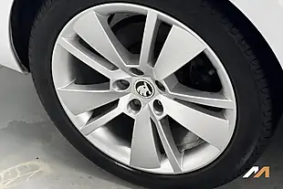 Used 2017 Skoda Superb Se L Executive White - Interior and Exterior details 10