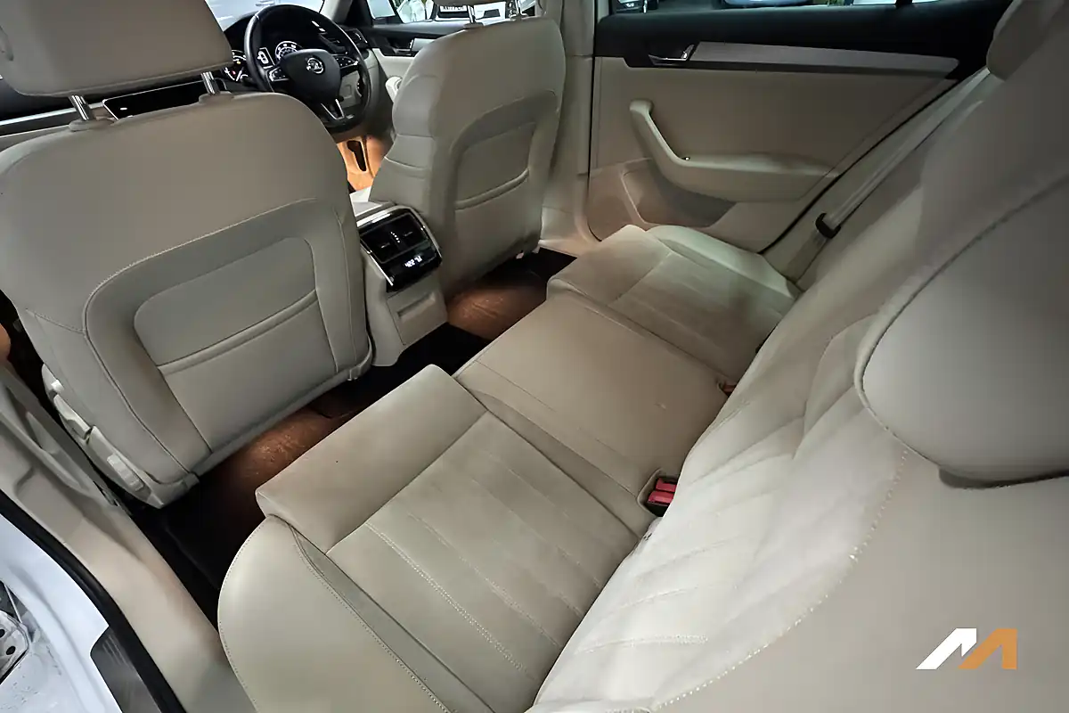 Used 2017 Skoda Superb Se L Executive White - Interior and Exterior details 15
