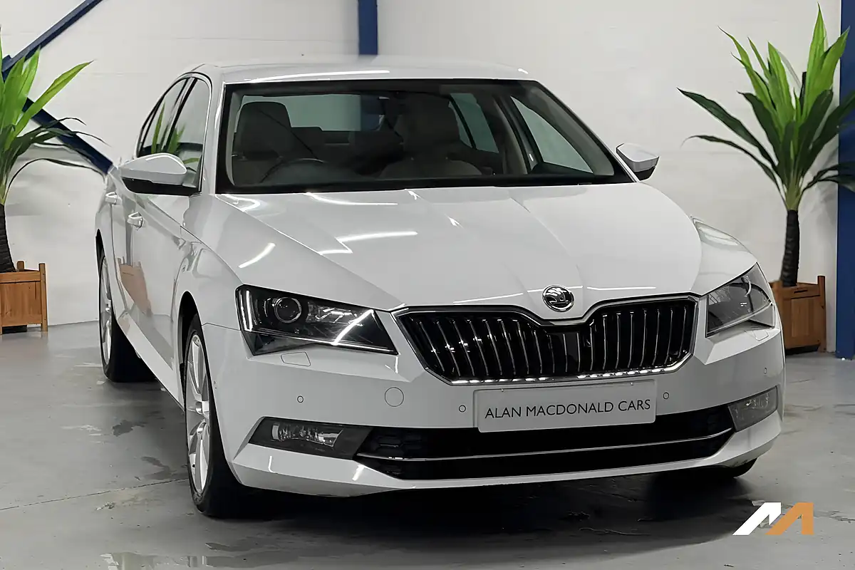 Used 2017 Skoda Superb Se L Executive White - Interior and Exterior details 5