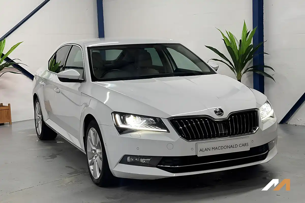 Used 2017 Skoda Superb Se L Executive White - Interior and Exterior details 9