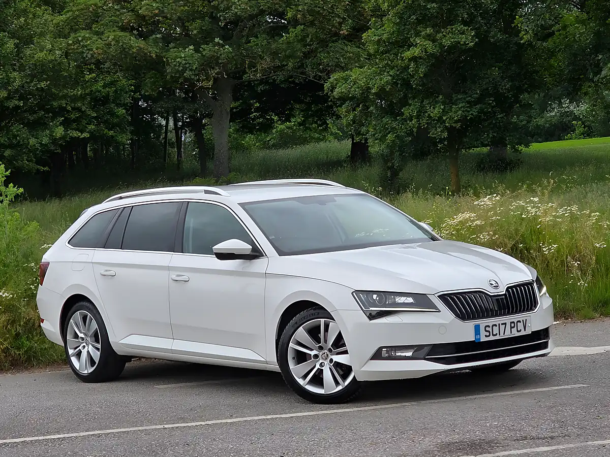 Used 2017 Skoda Superb Se L Executive White - Front View