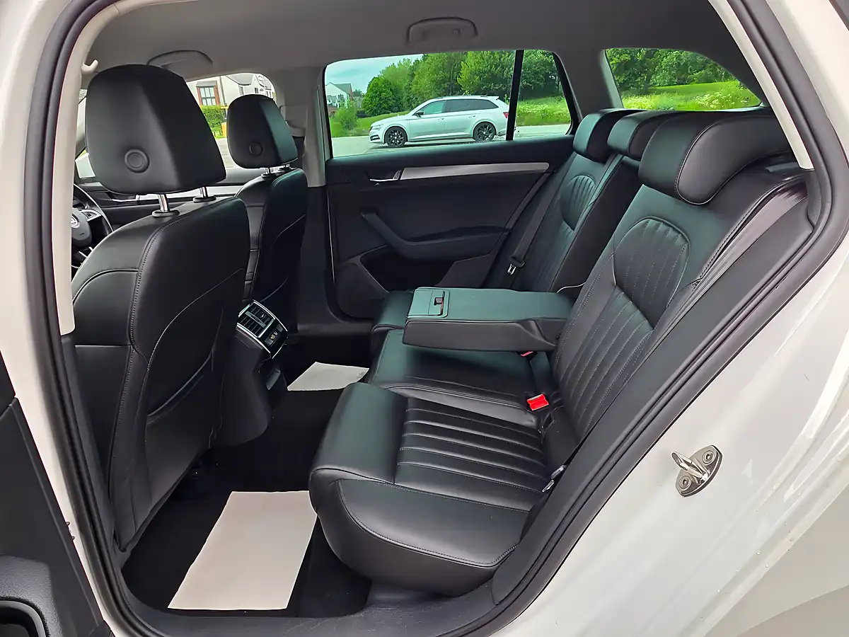 Used 2017 Skoda Superb Se L Executive White - Interior and Exterior details 10