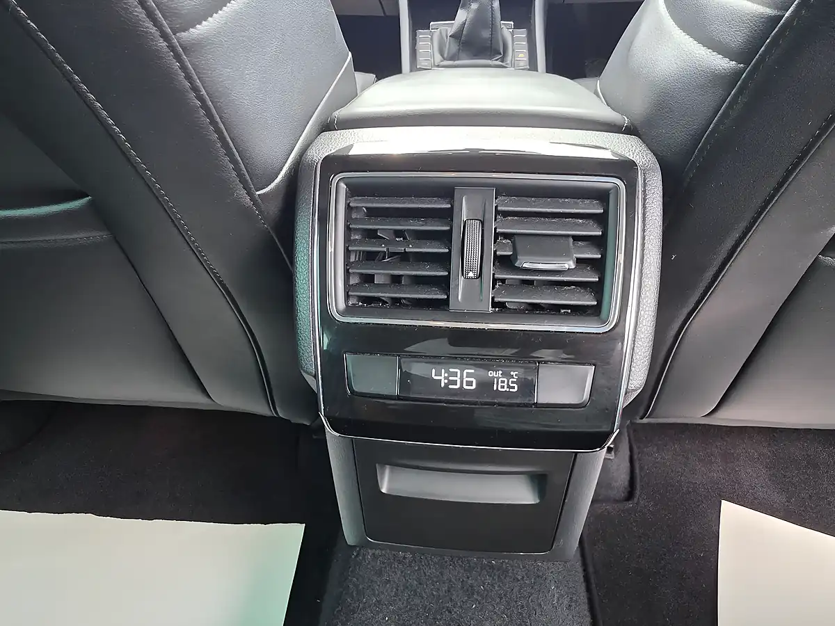 Used 2017 Skoda Superb Se L Executive White - Interior and Exterior details 11