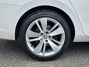 Used 2017 Skoda Superb Se L Executive White - Interior and Exterior details 18