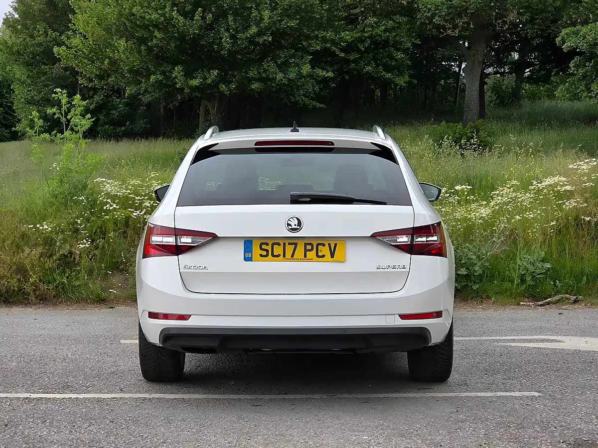Used 2017 Skoda Superb Se L Executive White - Interior and Exterior details 6