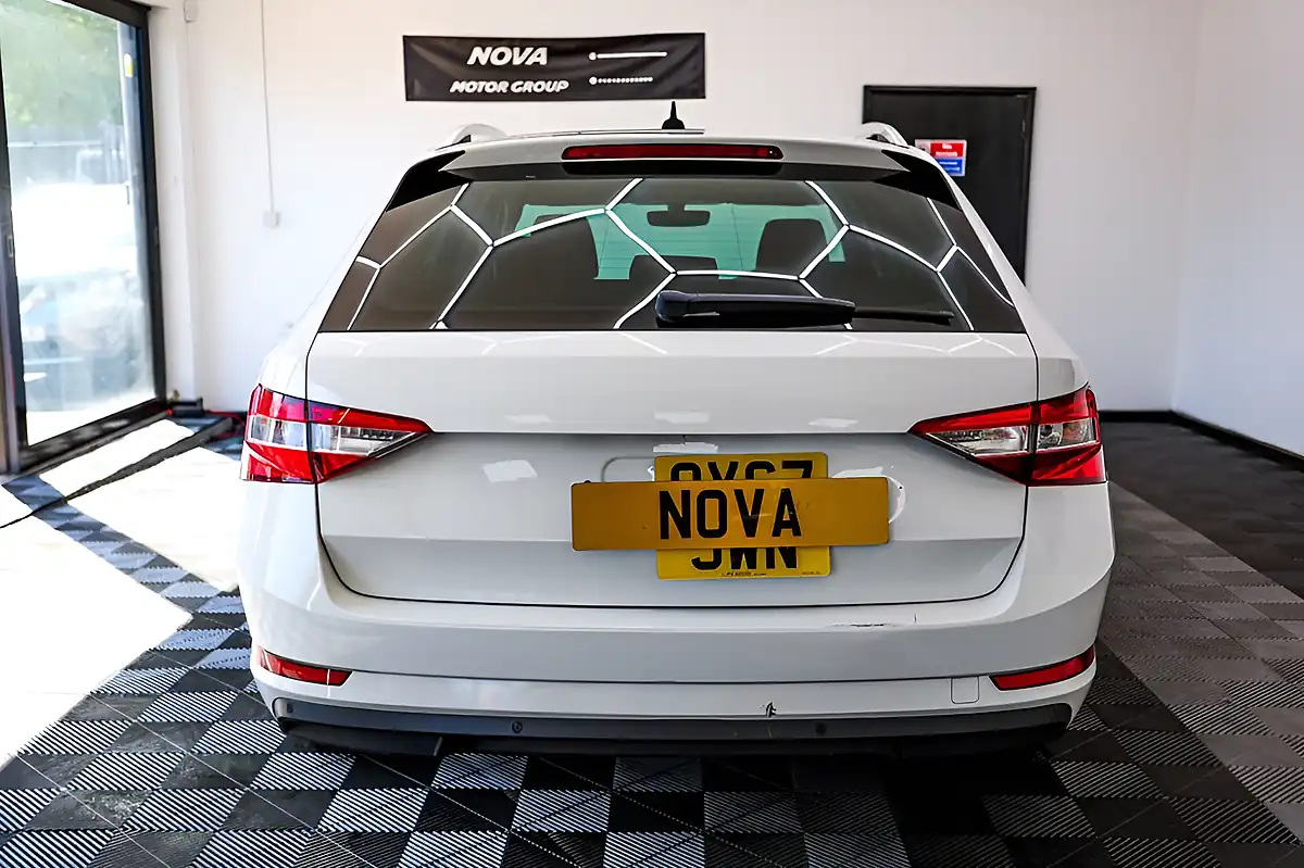 Used 2017 Skoda Superb Se White - Interior and Exterior details 10
