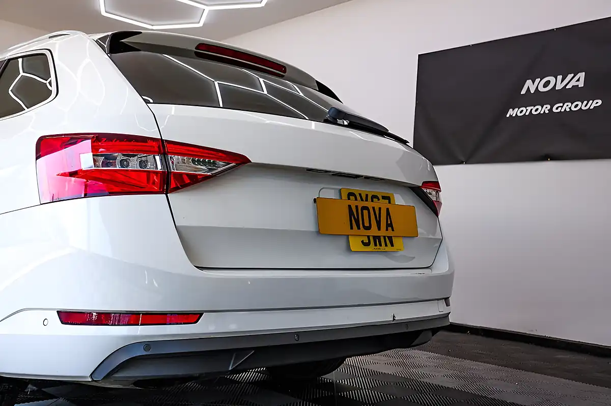 Used 2017 Skoda Superb Se White - Interior and Exterior details 13