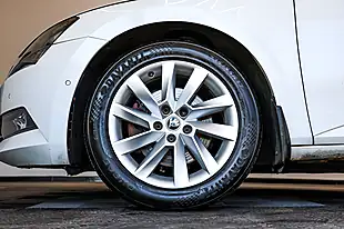 Used 2017 Skoda Superb Se White - Interior and Exterior details 15