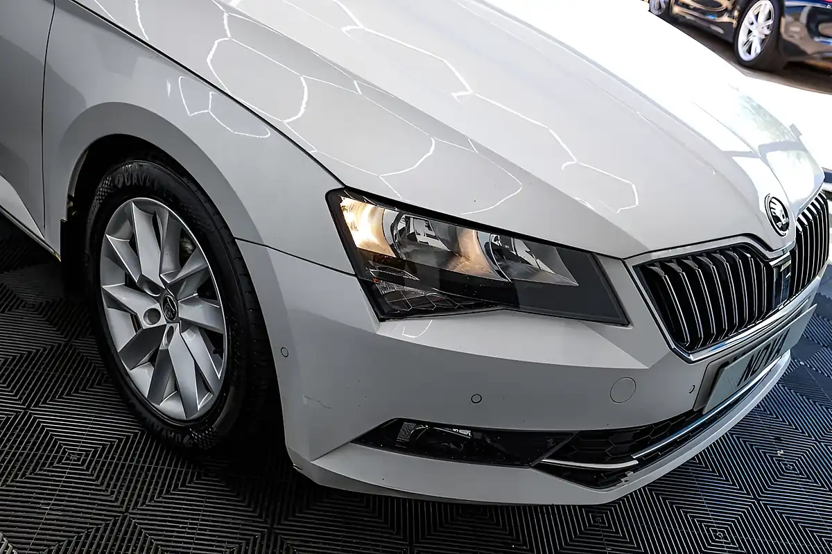 Used 2017 Skoda Superb Se White - Interior and Exterior details 16