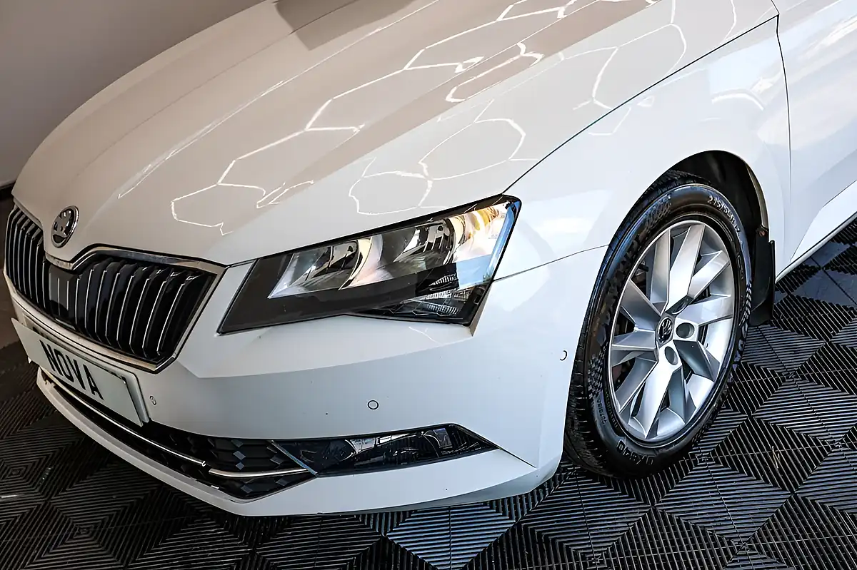 Used 2017 Skoda Superb Se White - Interior and Exterior details 17