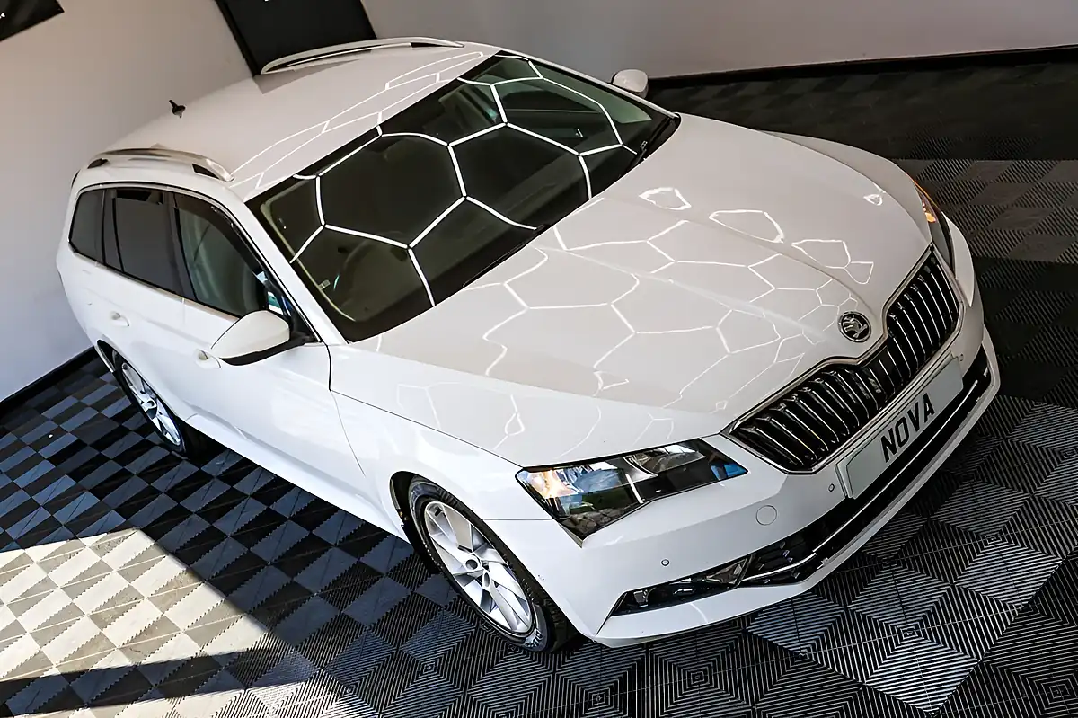 Used 2017 Skoda Superb Se White - Interior and Exterior details 3