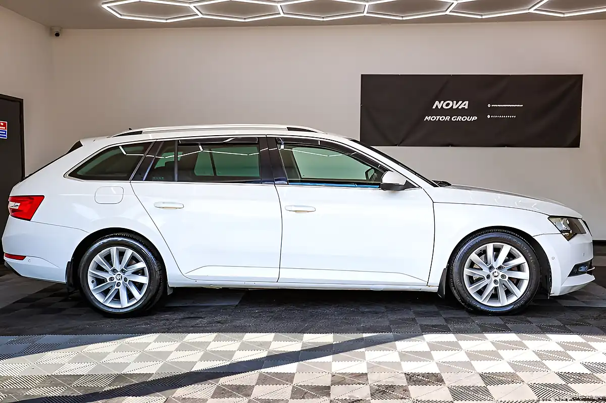 Used 2017 Skoda Superb Se White - Interior and Exterior details 4