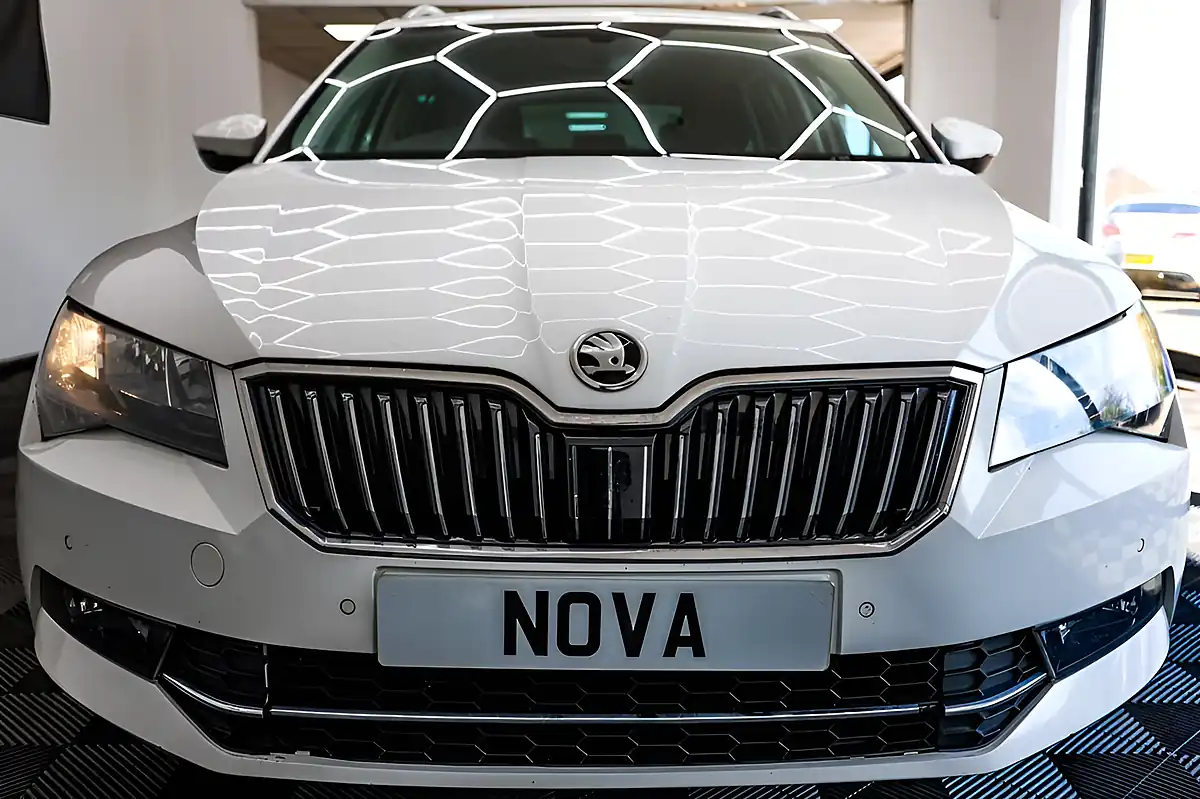 Used 2017 Skoda Superb Se White - Interior and Exterior details 7