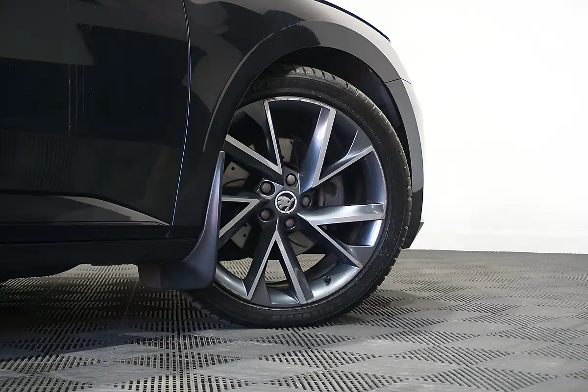 Used 2017 Skoda Superb Sportline Black Magic - Interior and Exterior details 13