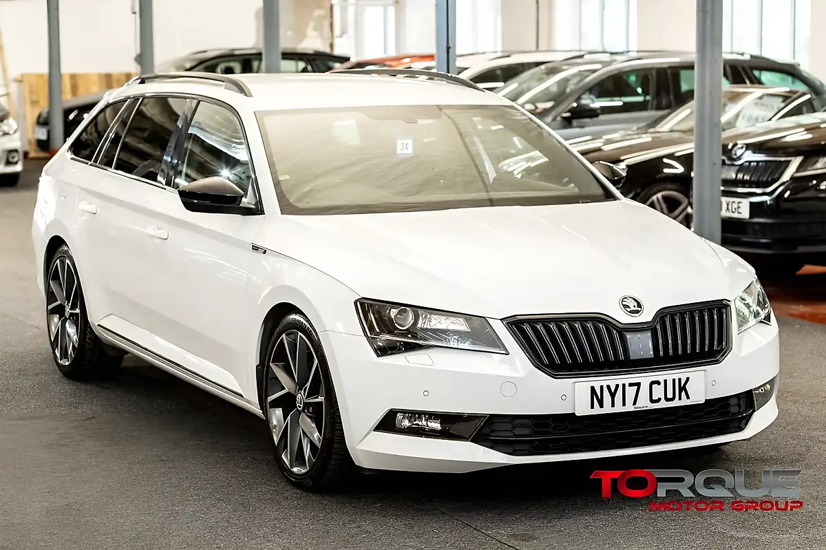 Used 2017 Skoda Superb Sportline White - Interior and Exterior details 3