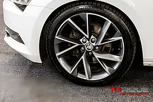 Used 2017 Skoda Superb Sportline White - Interior and Exterior details 5