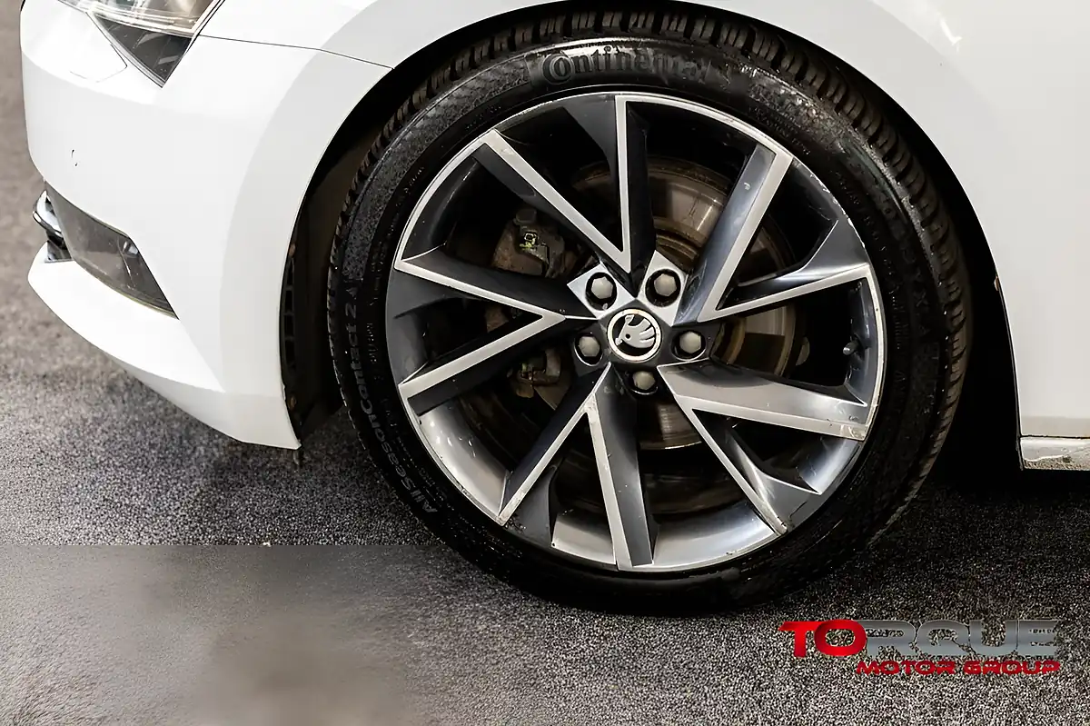 Used 2017 Skoda Superb Sportline White - Interior and Exterior details 5