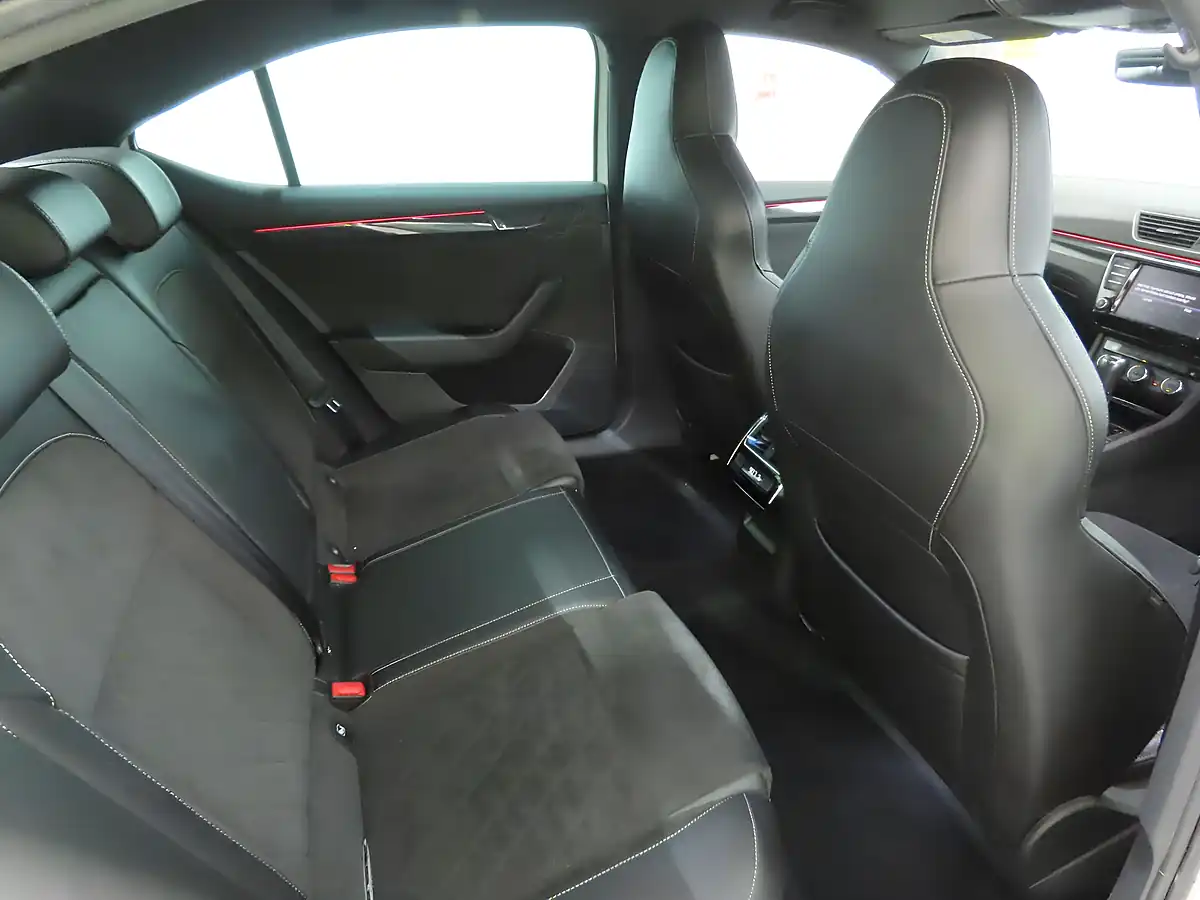 Used 2017 Skoda Superb Sportline White - Interior and Exterior details 10