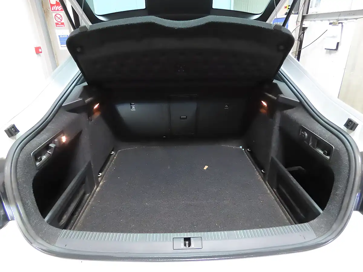 Used 2017 Skoda Superb Sportline White - Interior and Exterior details 11