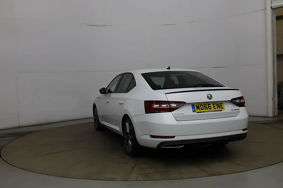 Used 2017 Skoda Superb Sportline White - Interior and Exterior details 5