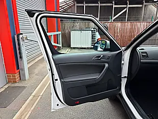 Used 2017 Skoda Yeti Outdoor Se Drive White - Interior and Exterior details 17