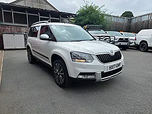 Used 2017 Skoda Yeti Outdoor Se Drive White - Interior and Exterior details 3