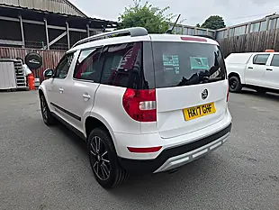 Used 2017 Skoda Yeti Outdoor Se Drive White - Interior and Exterior details 6