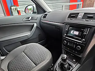 Used 2017 Skoda Yeti Outdoor Se Drive White - Interior and Exterior details 11