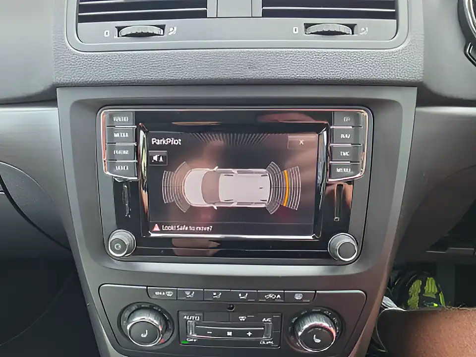 Used 2017 Skoda Yeti Outdoor Se Drive White - Interior and Exterior details 15