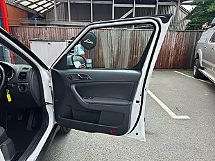 Used 2017 Skoda Yeti Outdoor Se Drive White - Interior and Exterior details 16
