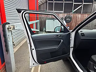 Used 2017 Skoda Yeti Outdoor Se Drive White - Interior and Exterior details 17