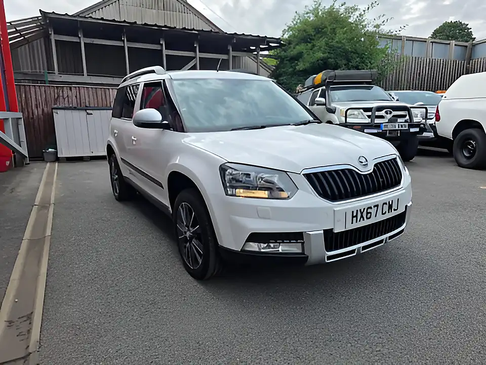 Used 2017 Skoda Yeti Outdoor Se Drive White - Interior and Exterior details 3