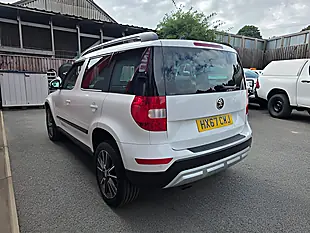 Used 2017 Skoda Yeti Outdoor Se Drive White - Interior and Exterior details 6