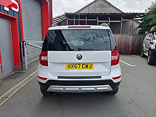 Used 2017 Skoda Yeti Outdoor Se Drive White - Interior and Exterior details 7