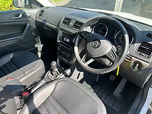 Used 2017 Skoda Yeti Outdoor Se L Drive White - Interior and Exterior details 9