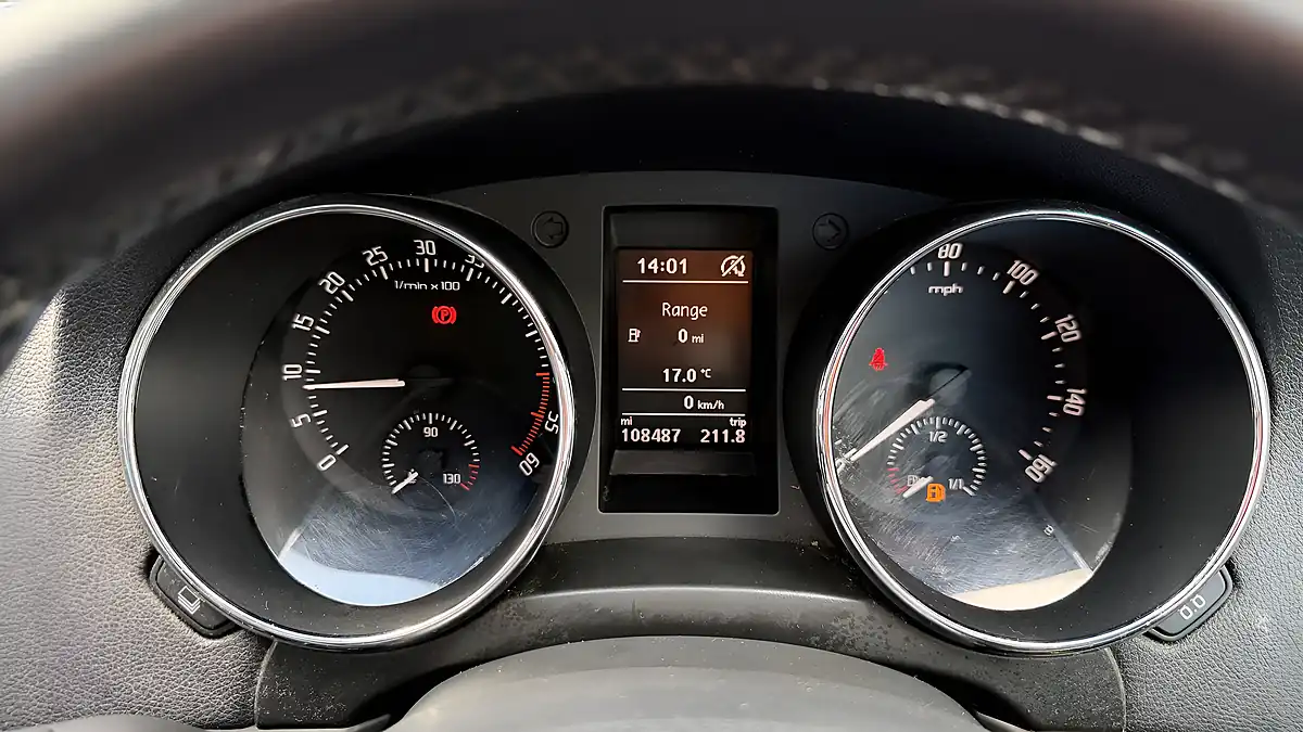 Used 2017 Skoda Yeti Se Business Outdoor Silver - Interior and Exterior details 11