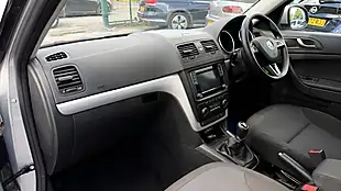 Used 2017 Skoda Yeti Se Business Outdoor Silver - Interior and Exterior details 15